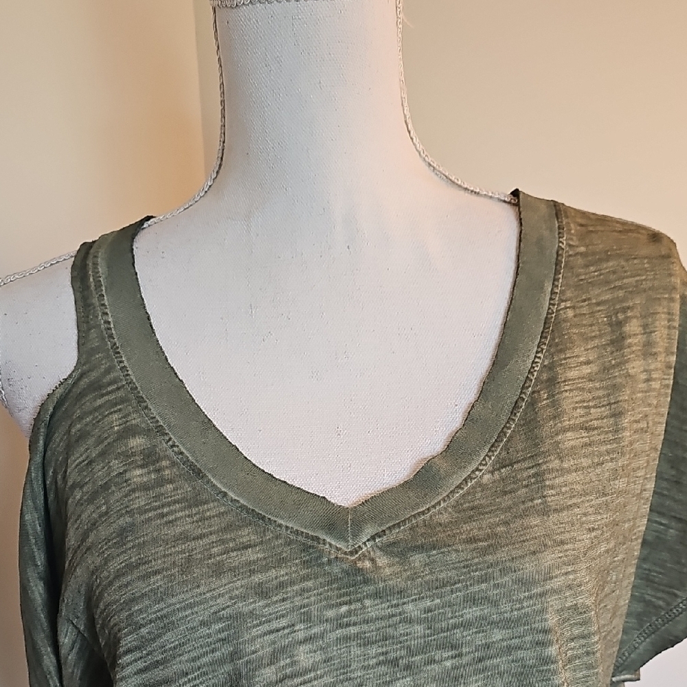 Evereve Olive Short Sleeve Tee - Picture 2 of 6
